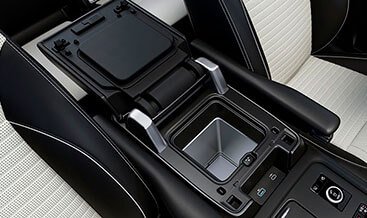 Front centre console
refrigerator compartment